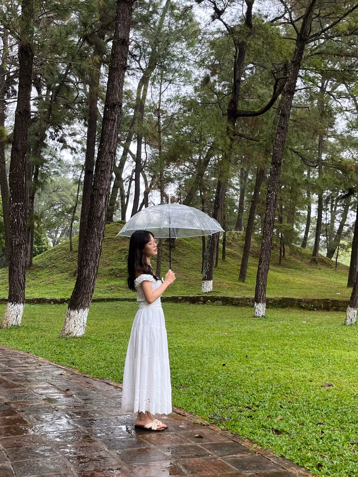 [e-Magazine] Du lich Hue mua le hoi, co gi hut khach?-Hinh-4