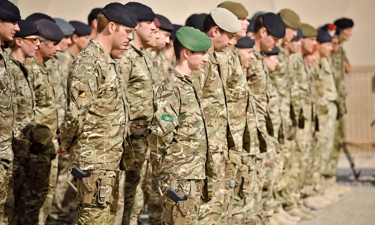 NATO cau cuu Anh gui 500 linh toi Afghanistan-Hinh-2