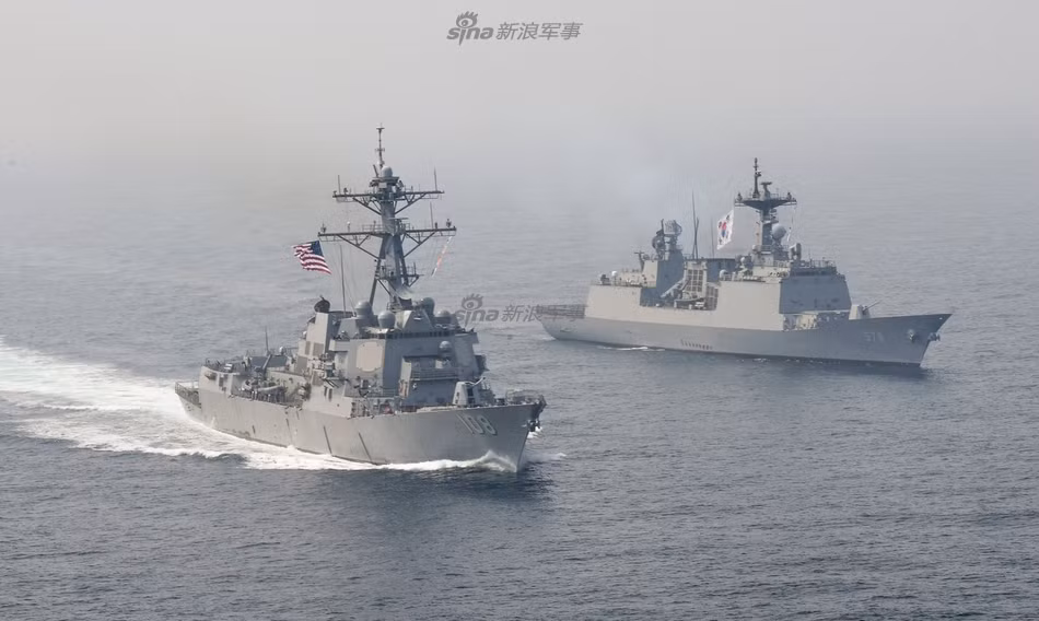 ROKS Wang Geon (DDG-978) là loại tàu khu trục đa năng có độ giãn nước hơn 4500 tấn được Hàn Quốc hạ thủy từ năm 2005. Nguồn ảnh: Sina.