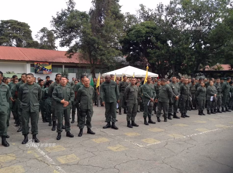 Những nữ binh lính được tuyển chọn và tham gia vào lực lượng này đều là những người không những có trình độ cao mà còn là những người có thể lực tốt tương đương so với nam giới. Nguồn ảnh: Sina.