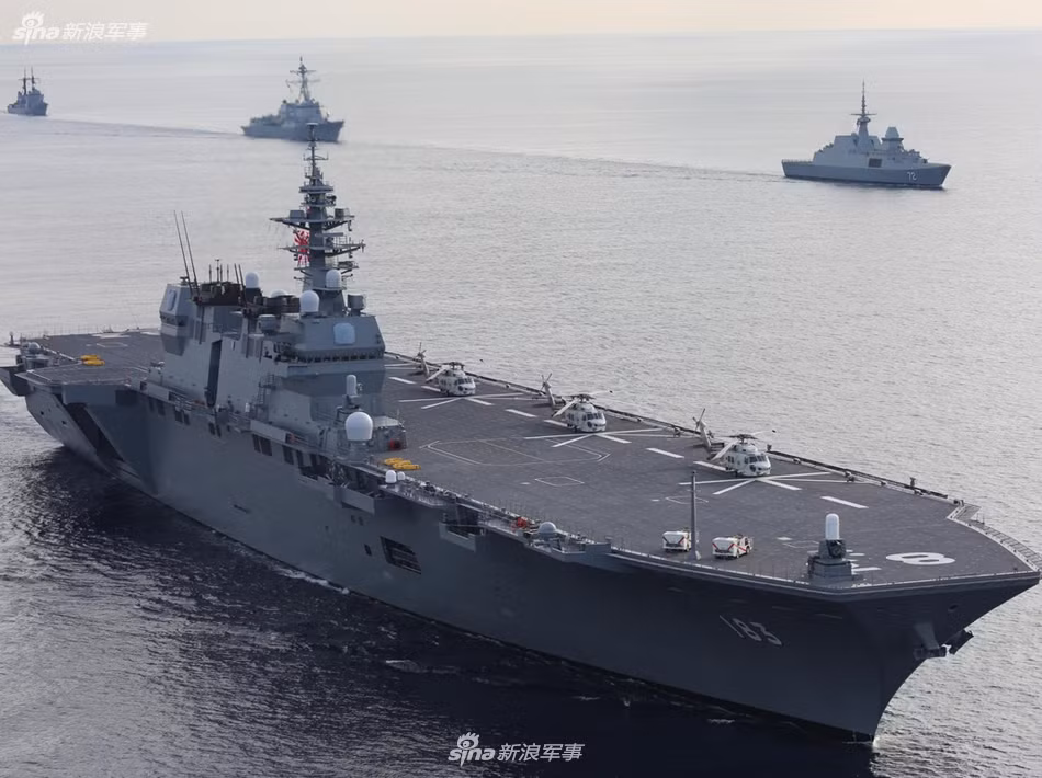  Tàu sân bay trực thăng Nhật Bản có tên Izumo vừa mới tới quân cảng Cam Ranh (Việt Nam). Đây là một trong hai chiếc tàu sân bay chở trực thăng của nước này. Một điểm khá đặc biệt đó là phía Nhật không gọi Izumo là tàu sân bay mà chỉ coi đây là tàu khu trục chở trực thăng. Nguồn ảnh: Sina.