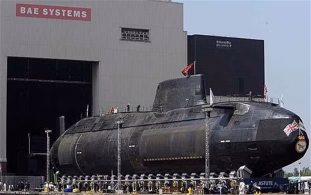 Sở dĩ Hải quân Hoàng gia Anh có thể tự tin tuyên bố như vậy đó là do đây là một trong những con tàu ngầm nguyên tử hiện đại nhất của nước này với lò phản ứng hạt nhân đủ khỏe để chiếc tàu ngầm HMS Audacious có thể hoạt động liên tục cho tới tận năm 2043. Nguồn ảnh: Telegraph.