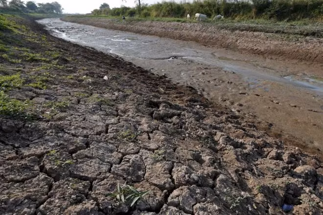 Các quốc gia nằm ở hạ lưu sông Mekong, trong đó có Việt Nam, đang đối mặt với hạn hán, xâm nhập mặn nghiêm trọng nhất 100 năm qua