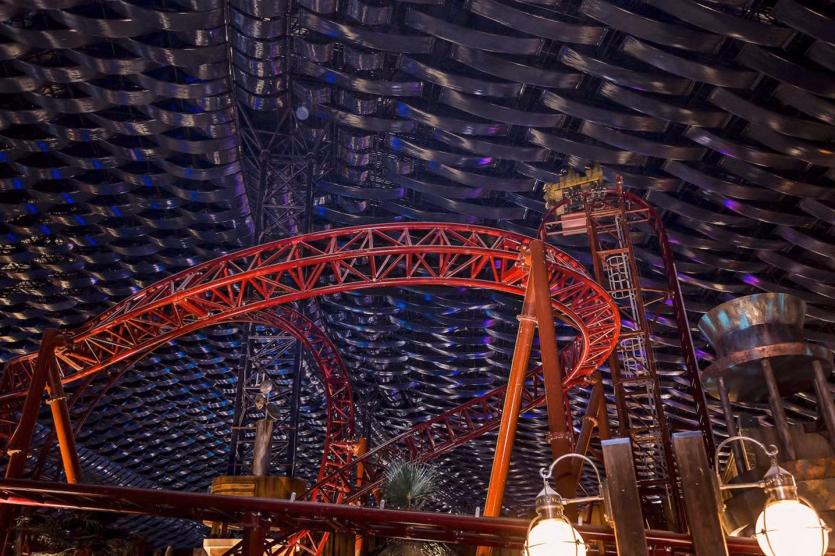 IMG Worlds of Adventure có chi phí xây dựng là hơn 1 tỷ USD. Mới đây, công viên còn được xây thêm các khách sạn cao cấp và trung tâm mua sắm sang trọng. Ảnh: IMG Worlds of Adventure.