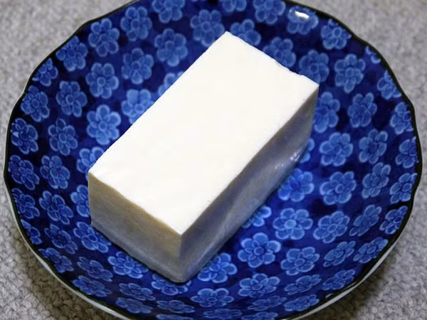 Đậu phụ: Nửa chén đậu hũ có thể chứa tới khoảng 3 mg sắt. Đây là một trong những thực phẩm giàu chất sắt chủ yếu cho người ăn chay. Ảnh: Boldsky.