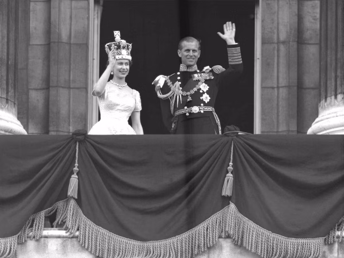 Năm 1953: Mặc dù ngay sau đó, Nữ hoàng Elizabeth đã đảm nhiệm một số nhiệm vụ của hoàng gia, lễ đăng quang của bà chỉ chính thức được tổ chức ngày 2/6/1953.