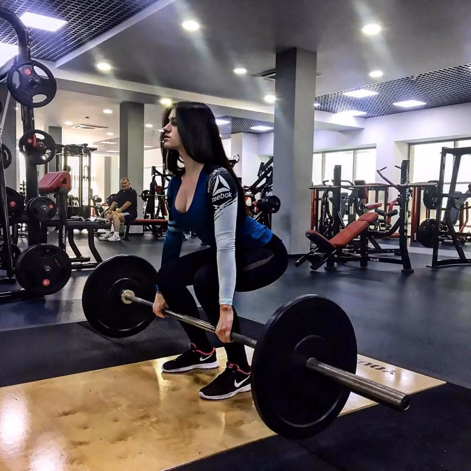 Sau khi gầy “trơ xương” do chứng chán ăn dẫn đến suy nhược,Vera quyết tâm thay đổi, cải thiện cân nặng lên 60kg và có một thân hình gợi cảm. Ảnh: CEN.
