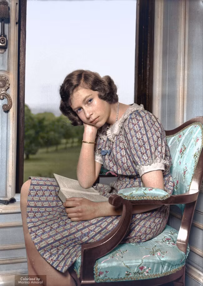 Ảnh hiếm chụp thời thiếu nữ của Nữ hoàng Anh Elizabeth II, tháng 6/1940.
