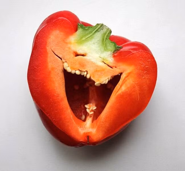 Trái ớt hình mặt cười dễ thương.