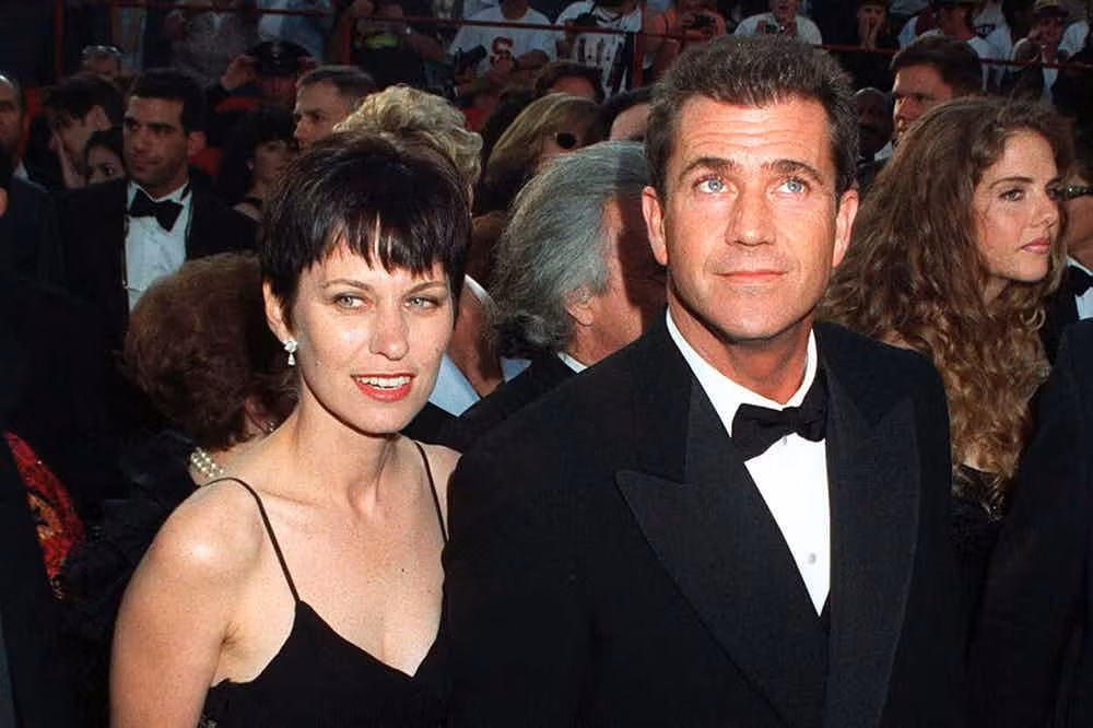 5. Mel và Robyn Gibson - 425 triệu USD: Robyn Moore kết hôn với ngôi sao điện ảnh Mel Gibson trong năm 1980 và ly hôn sau 26 năm chung sống. Có tin nói Mel Gibson đã phải chia một nửa số tài sản 850 triệu USD cho người vợ cũ Robyn trong năm 2011. Đây là vụ ly hôn “tốn kém nhất” trong lịch sử Hollywood. Ảnh: TheRichest.