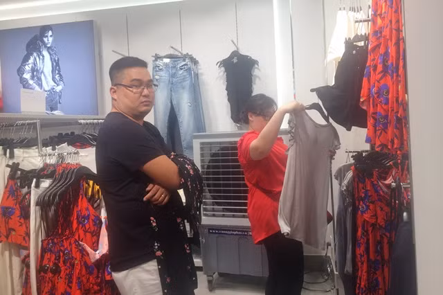 Trong H&M có gì mà dân Sài Gòn “phát điên“? - Hình 9 Trong H&M co gi ma dan Sai Gon “phat dien“?-Hinh-9