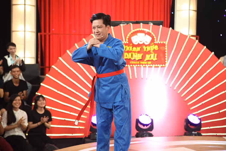Ngo Kien Huy bam dap vi Tran Thanh Truong Giang