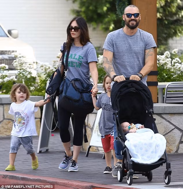 Vo chong Megan Fox hoa thuan nhu chua he co cuoc chia ly-Hinh-2