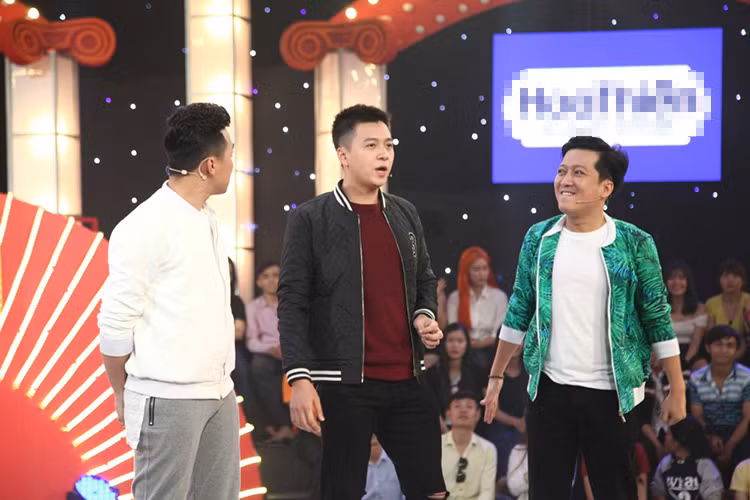 Trấn Thành lại nói nhanh, nói vội và hành động cũng nhanh vội theo lời nói với phương châm cuộc sống chỉ có “60 năm cuộc đời, chết rồi làm sao mà còn được nữa, thành ra mọi chuyện đều phải nhanh”.