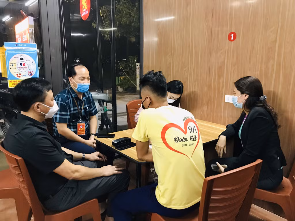 Quang Ninh: 3 Chu tich phuong mat viec vi lo la chong dich