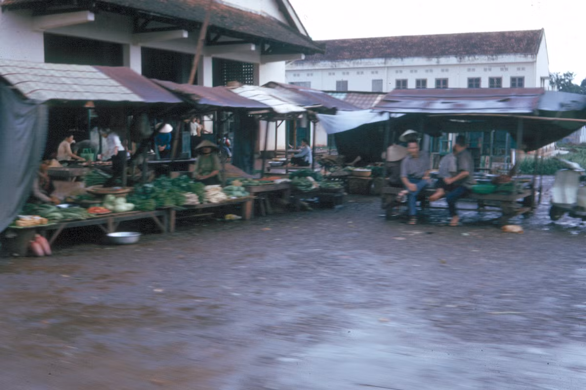 Chợ mới An Lộc.