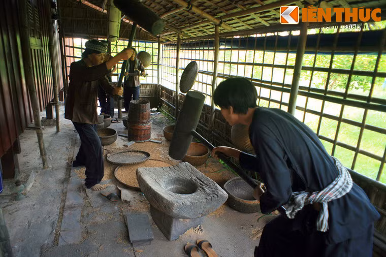 Cảnh sinh hoạt, lao động của người dân làng An Hòa xưa được tái hiện rất sinh động.