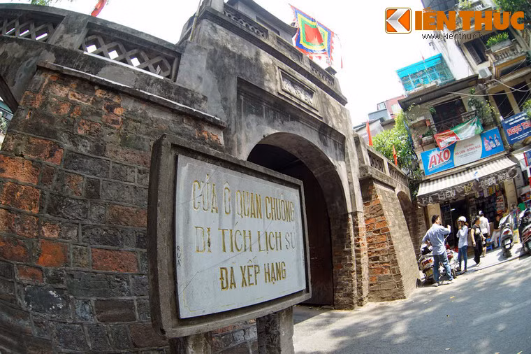 Công trình này đã từng được trùng tu, sửa chữa hai lần, đó là vào năm Gia Long thứ 3 (1804) và năm Gia Long thứ 16 (1817). Kiến trúc hiện nay là kết quả của lần sửa chữa vào năm 1804.