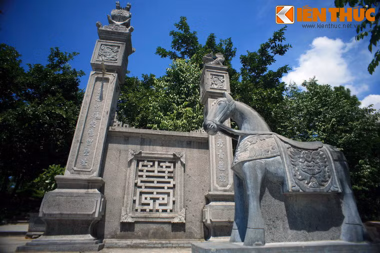 Kể từ ngày khánh thành, đền thờ Hoàng đế Quang Trung đã trở thành địa điểm không thể thiếu trong sổ tay du lịch tâm linh của du khách khi về với Nghệ An.