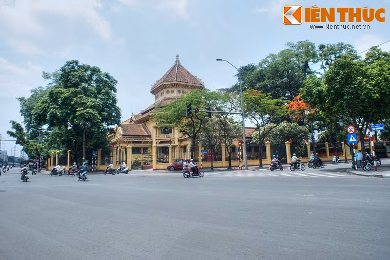 Bảo tàng được thành lập ngày 3/9/1958 trên cơ sở kế thừa Bảo tàng Louis Finot - Viện bảo tàng của trường Viễn Đông Bác cổ - do người Pháp xây dựng từ năm 1926 và hoạt động vào năm 1932.