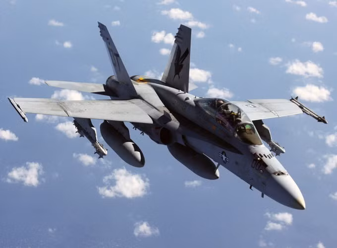 Theo báo cáo, khi đó chiếc F/A-18 đang tiến lại gần biên giới Iran với tốc độ cao. Dù nhận lời cảnh báo từ phía Tehran nhưng máy bay Mỹ vẫn không thay đổi lộ trình.