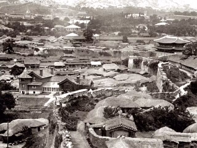 Đại Hàn dân quốc được gọi tắt là Hàn Quốc hay còn được gọi là Nam Hàn.