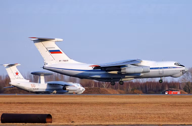 Tuy nhiên, các máy bay A-50 không được đưa tới căn cứ Hmeimim ở Latakia mà thay vào đó sẽ triển khai các phi vụ từ căn cứ không quân 2457 ở Ivanovo, vùng trung tâm Nga.