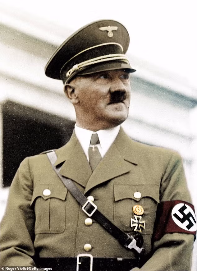 Một lính Mỹ có tên Ragnvald Borch đã có mặt tại nhà của trùm phát xít Hitler ở Berghof năm 1945. Căn nhà này bị thiệt hại khá nghiêm trọng bởi các cuộc ném bom của quân Đồng minh những ngày cuối của Thế chiến 2.