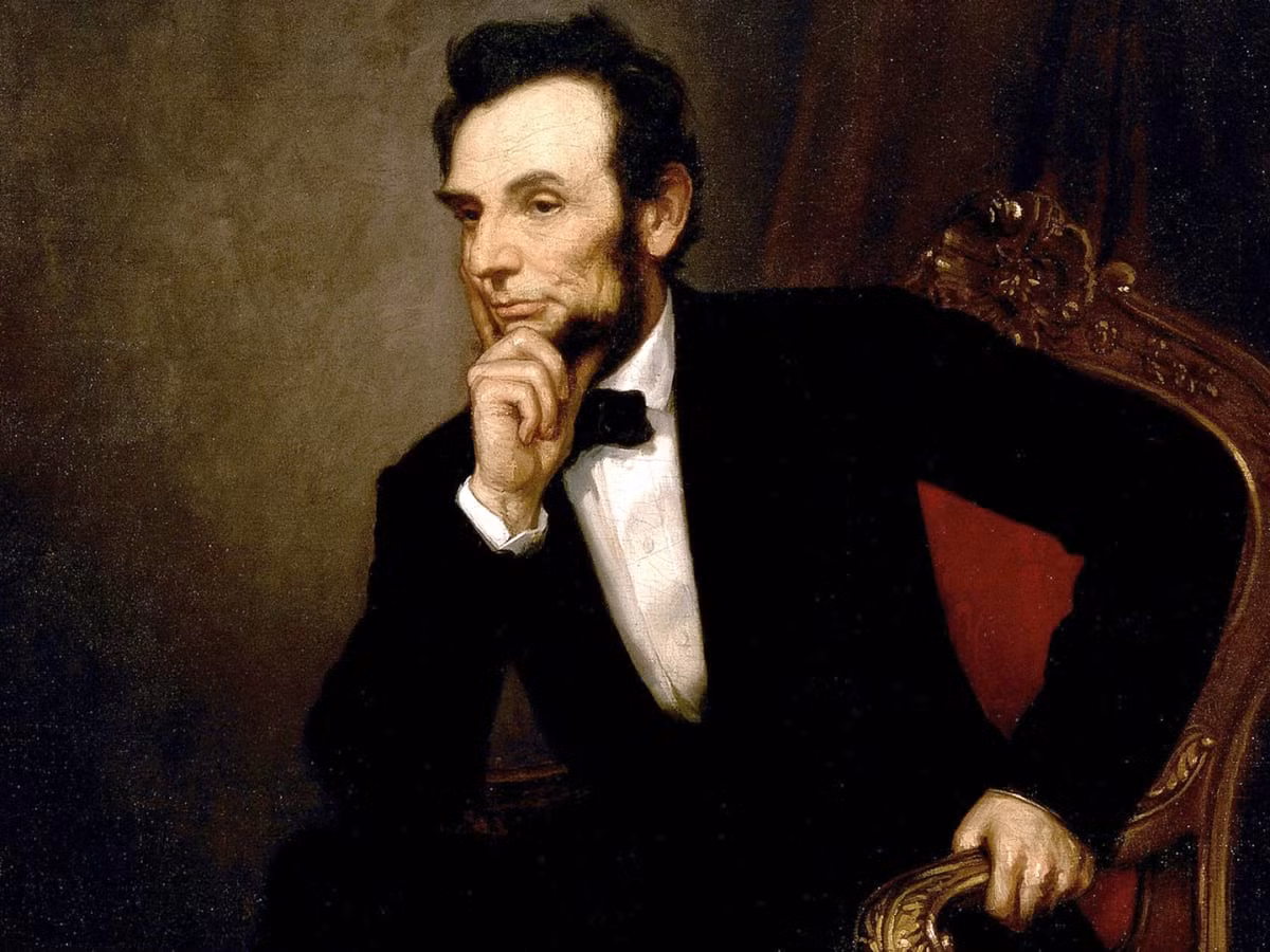 Theo The History Channel, Tổng thống Lincoln thường dùng bữa sáng với một tách cà phê và một quả trứng. Bữa tối của ông thường gồm 2 món: 1 món rau và 1 món thịt. Điều này phần nào cho thấy thói quen ăn uống đơn giản và lành mạnh của Tổng thống Lincoln.