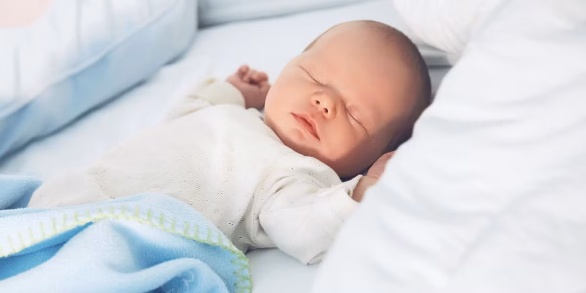 Tham gia ca phẫu thuật của Milagros có các bác sĩ hàng đầu về tim mạch, chỉnh hình, chấn thương, thần kinh, phụ khoa và nhi khoa. Thành công của ca phẫu thuật giúp trường hợp mắc hội chứng nàng tiên cá này có thể đi lại bình thường như mọi người.