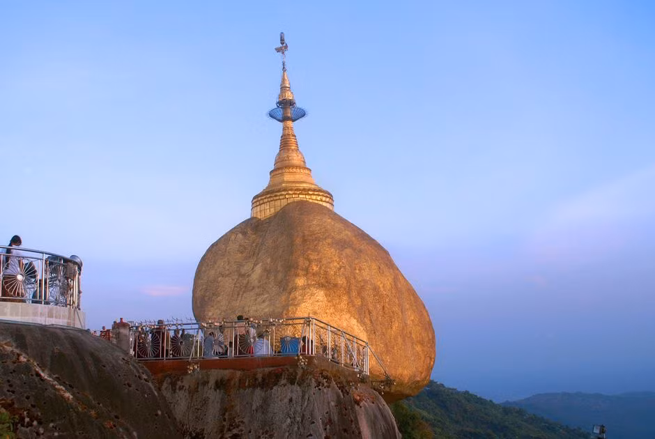 Một truyền thuyết khác còn kể rằng, Đức Phật từng đến ngôi chùa Kyaikhtiyo để truyền đạo.