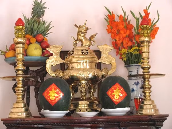 3 thứ tuyệt đối không đặt lên bàn thờ ngày Tết kẻo mất hết phúc lộc - Hình 4 3 thu tuyet doi khong dat len ban tho ngay Tet keo mat het phuc loc-Hinh-4