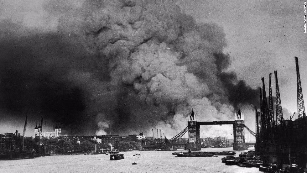 Sở dĩ quân đội của Hitler tấn công vào khu vực sông Thames, vì đây là khu vực hàng hải quan trọng của Anh.