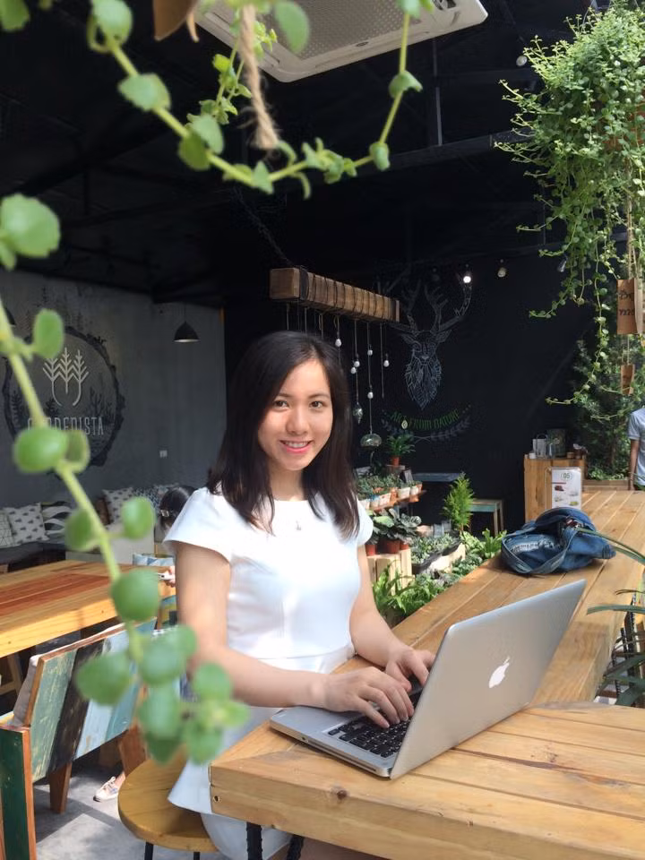 Nhờ sự cố gắng của cả đội ngũ thầy cô trong trung tâm, kênh dạy tiếng Anh trên Youtube của cô giáo ngày càng mang lại hiệu quả thiết thực cho những học viên đang mong muốn chinh phục ngọn núi tiếng Anh. Mặc dù bận rộn với những giảng trên lớp, cô giáo Kiều Trang cũng luôn tận dụng thời gian để nghỉ ngơi, chăm sóc bản thân.