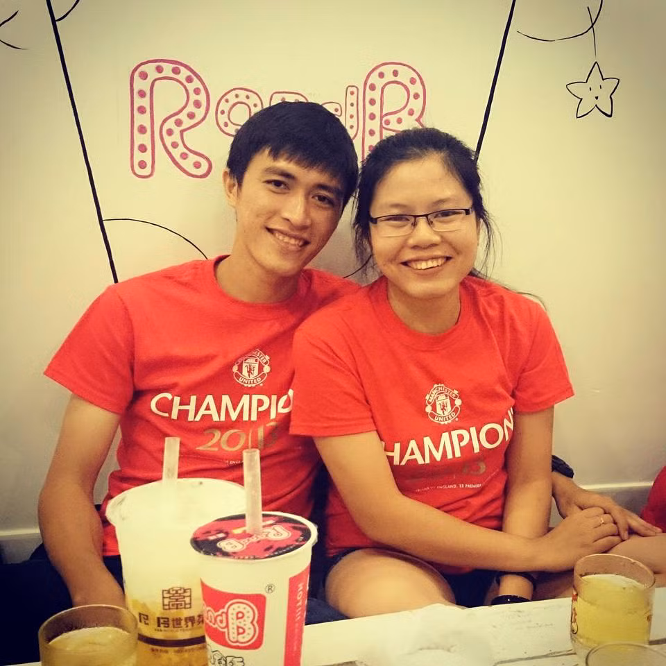 Cùng ngắm những hình ảnh ngộ nghĩnh, dễ thương của cặp vợ chồng mê bóng đá. Ảnh trong bài: Facebook nhân vật.