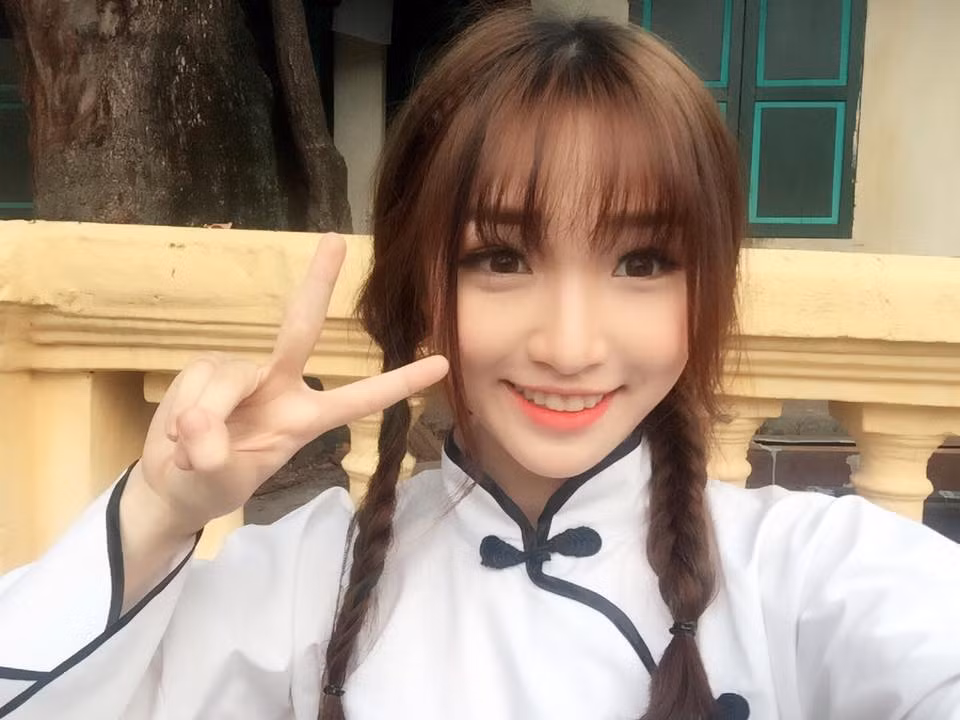 Hàng loạt những bức ảnh trên trang cá nhân của Nhật Hoa nhận được lượt thích khổng lồ từ phía dân mạng.