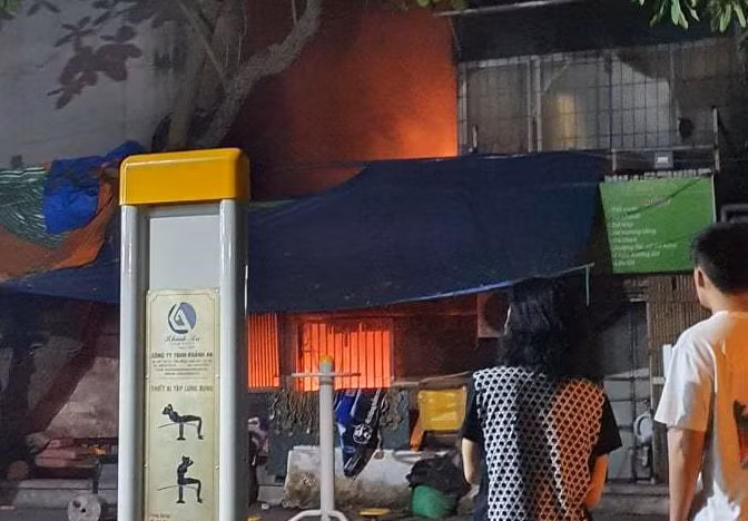 Ngày 21/4, Công an TP Hà Nội cho biết, cơ quan Công an đang điều tra vụ cháy ở phường Kim Liên, quận Đống Đa khiến 5 người tử vong, 2 người bị thương.