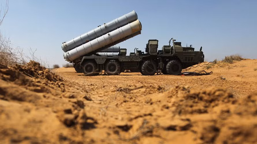Theo truyền thông khu vực Trung Đông, S-300 của Syria chẳng thể biện minh cho hiệu suất kém của mình, khi không đẩy lùi bất cứ một cuộc tấn công hay đánh bại được máy bay chiến đấu Israel.