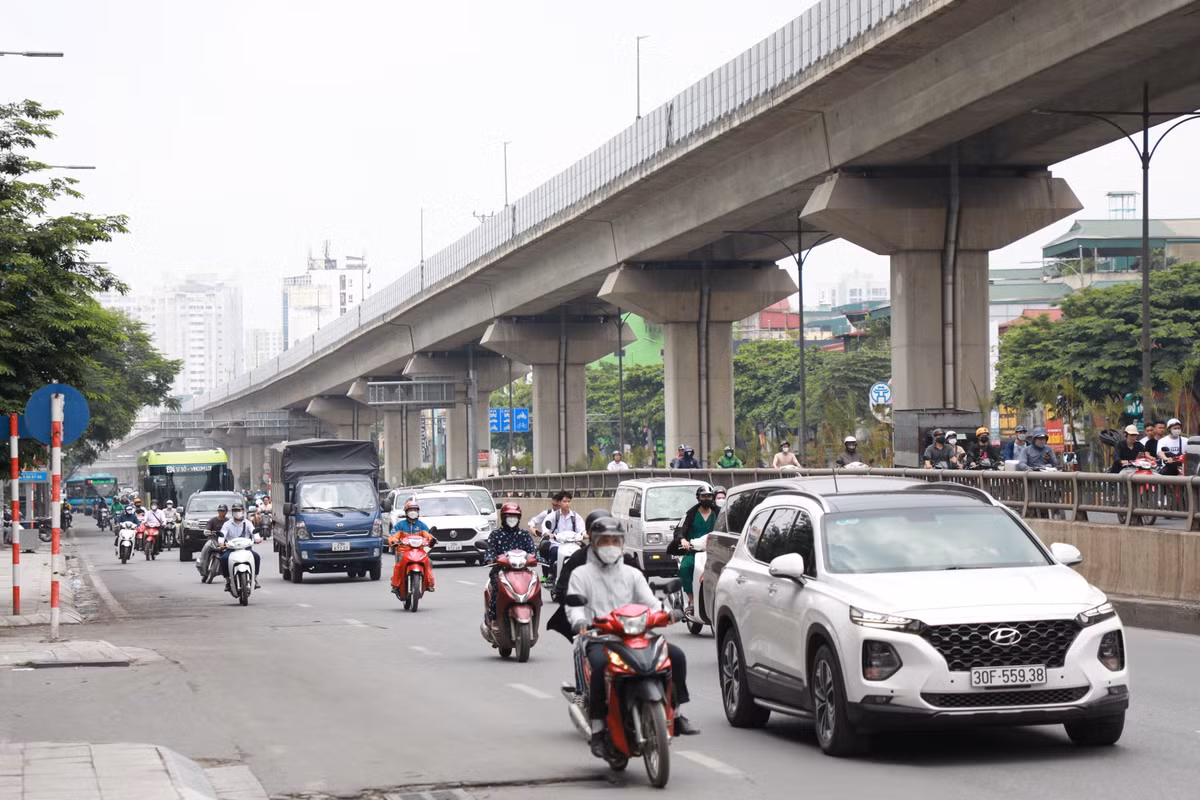 Theo Ban Quản lý dự án đầu tư xây dựng công trình hạ tầng kỹ thuật và nông nghiệp TP Hà Nội (QLDA), ngày 20/4, Sở Giao thông Vận tải Hà Nội đã ban hành Giấy phép số 135 về việc cấp phép thi công 8 vị trí trên đường Nguyễn Trãi (đoạn từ ngõ 495 Nguyễn Trãi đến điểm giao Nguyễn Trãi - Nguyễn Xiển).