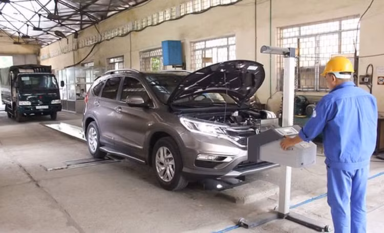 Loai xe oto nao tai Viet Nam sap duoc mien kiem tra khi thai?