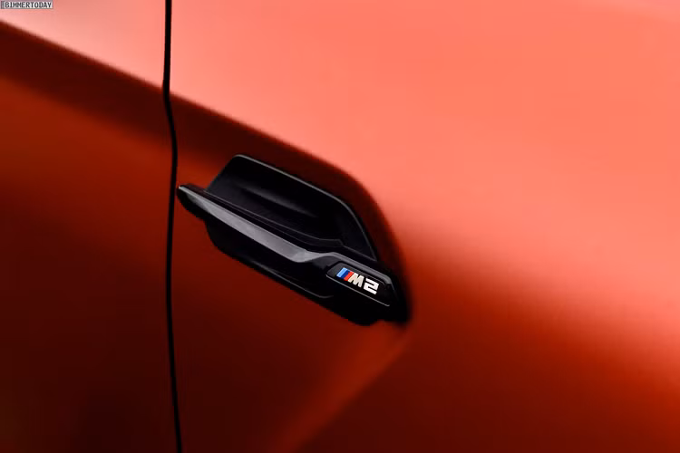 Hãng xe Đức đã không ngại ngần khi thiết kế mẫu xe thể thao BMW M2 Competition khi cho nó sức mạnh của một chiếc M3 và điều này thể hiện rõ ràng khi nhìn vào kiểu dáng bên ngoài của chiếc xe.