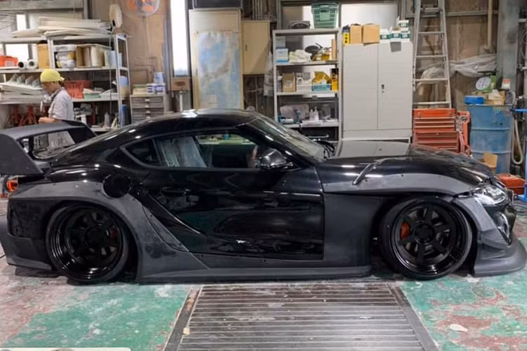Thương hiệu này đem tới cho khách hàng đa dạng các sự lựa chọn về bộ bodykit nâng cấp. Đối với phiên bản làm bằng sợi thủy tinh, khách hàng cần phải trả một khoản tiền khoảng 14,850 Đô. Đối với phiên bản sợi carbon, bộ bodykit này có giá 15,950 Đô.
