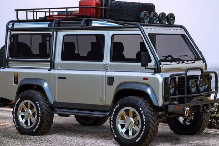 Nhìn từ bên hông, chiếc xe Defender độc đáo nảy trông như một chiếc xe buýt nhỏ "hoang dại" với các lốp địa hình hầm hố và những vòm bánh xe vuông vức, cung cấp cho xe khả năng off-road tuyệt vời.