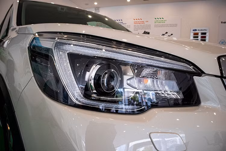 Theo công bố của nhà sản xuất, xe Subaru Forester All New có số đo kích thước tổng thể chiều Dài x Rộng x Cao lần lượt là 4.625 x 1.815 x 1.730 (mm), chiều dài cơ sở 2.670 mm. So với đối thủ trực tiếp là Honda CR-V, các thông số trên Subaru Forester 2020 đều vượt trội mặc dù chỉ 5 ghế ngồi thay vì 5 + 2 như đối thủ, điều này giúp xe có không gian nội thất rộng rãi.