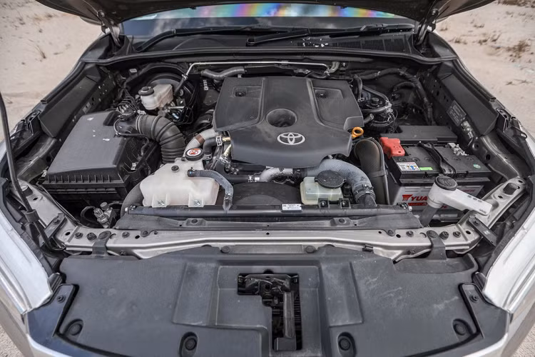 Phiên bản dùng động cơ 2.8L 1GD-FTV nhận được một vài tinh chỉnh giúp tăng công suất đầu ra và giải quyết các vấn đề xảy ra với bộ lọc. Một vài báo cáo nói rằng việc thay đổi này cũng sẽ được áp dụng trên mẫu Land Cruiser.