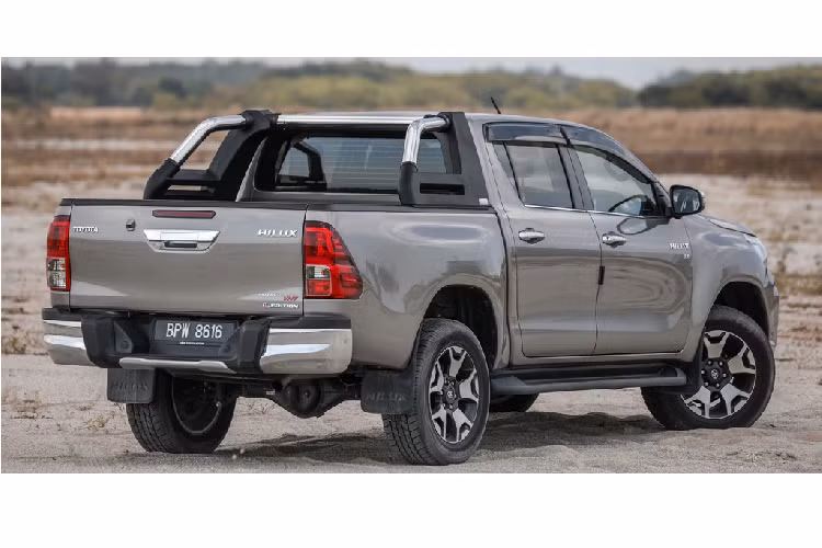 Xe sẽ có mặt tại các showroom ở Australia vào cuối tháng 7 hoặc đầu tháng 8. Nhiều khả năng Toyota sẽ bán ra phiên bản facelift này ở nhiều khu vực, đặc biệt là Đông Nam Á. Giá xe Toyota Hilux 2020 vẫn chưa được công bố.
