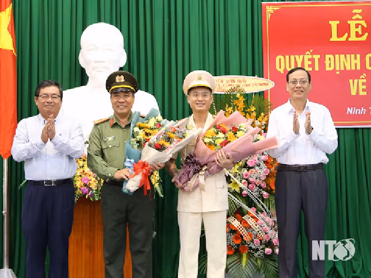 6 thang, Bo Cong an dieu dong, bo nhiem 15 giam doc cong an tinh-Hinh-10