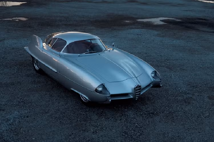 Số tiền trên tương đương với giá trị của gần 200 chiếc Alfa Romeo Giulia Quadrifoglio mới nhất hiện nay. Đêm đấu giá nghệ thuật đương đại của Sotheby's vừa diễn ra tại New York cách đây vài ngày.