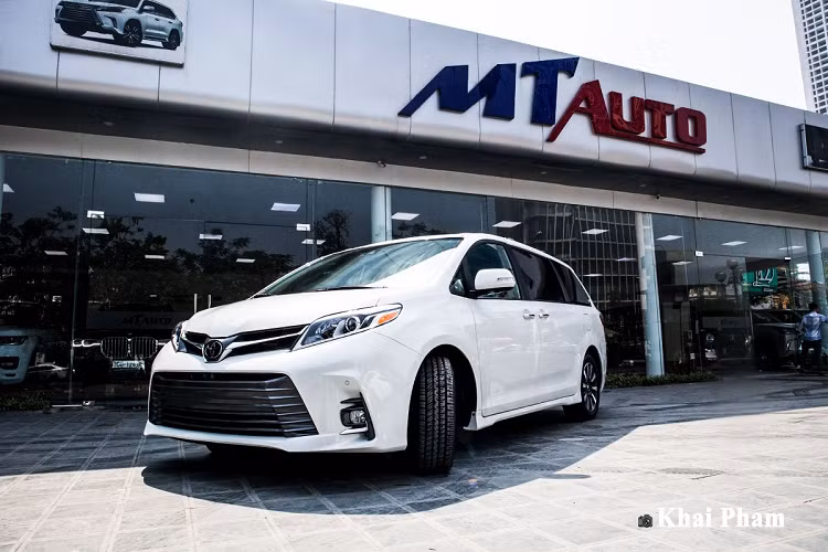 Là dòng ôtô đa dụng cỡ lớn, xe MPV Toyota Sienna là một trong những cái tên đình đám ở thị trường Mỹ khi được sử dụng với mục đích phục vụ gia đình trong mỗi dịp dã ngoại hoặc nhu cầu di chuyển nhiều người. Sự thực dụng của Toyota Sienna được đánh giá cao từ thiết kế đến không gian khoang lái và cả "chất Toyota" ở khả năng vận hành bền bỉ và tiết kiệm.