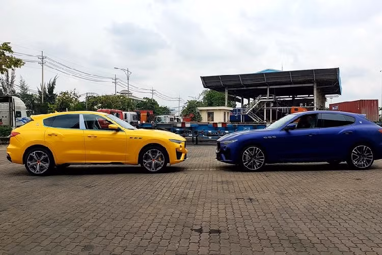 Thay đổi của Maserati Levante Trofeo ở ngoại hình còn có logo cây đinh ba có dòng chữ Trofeo, hốc hút gió cơ bắp với lớp lưới kiểu tổ ong, nắp capô mới có thêm hốc gió carbon, bộ mâm bằng nhôm 22 inch đồ sộ. Đây là bộ vành la-zăng có kích cỡ lớn nhất từng được lắp đặt cho một chiếc Maserati.